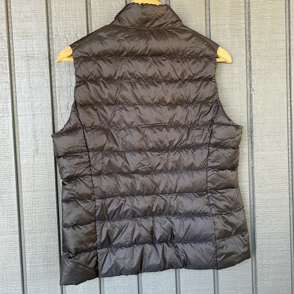 Uniqlo Ultra Lightweight Down Vest - Picture 3 of 8